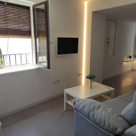 Plaza Santa Ana Casa rural